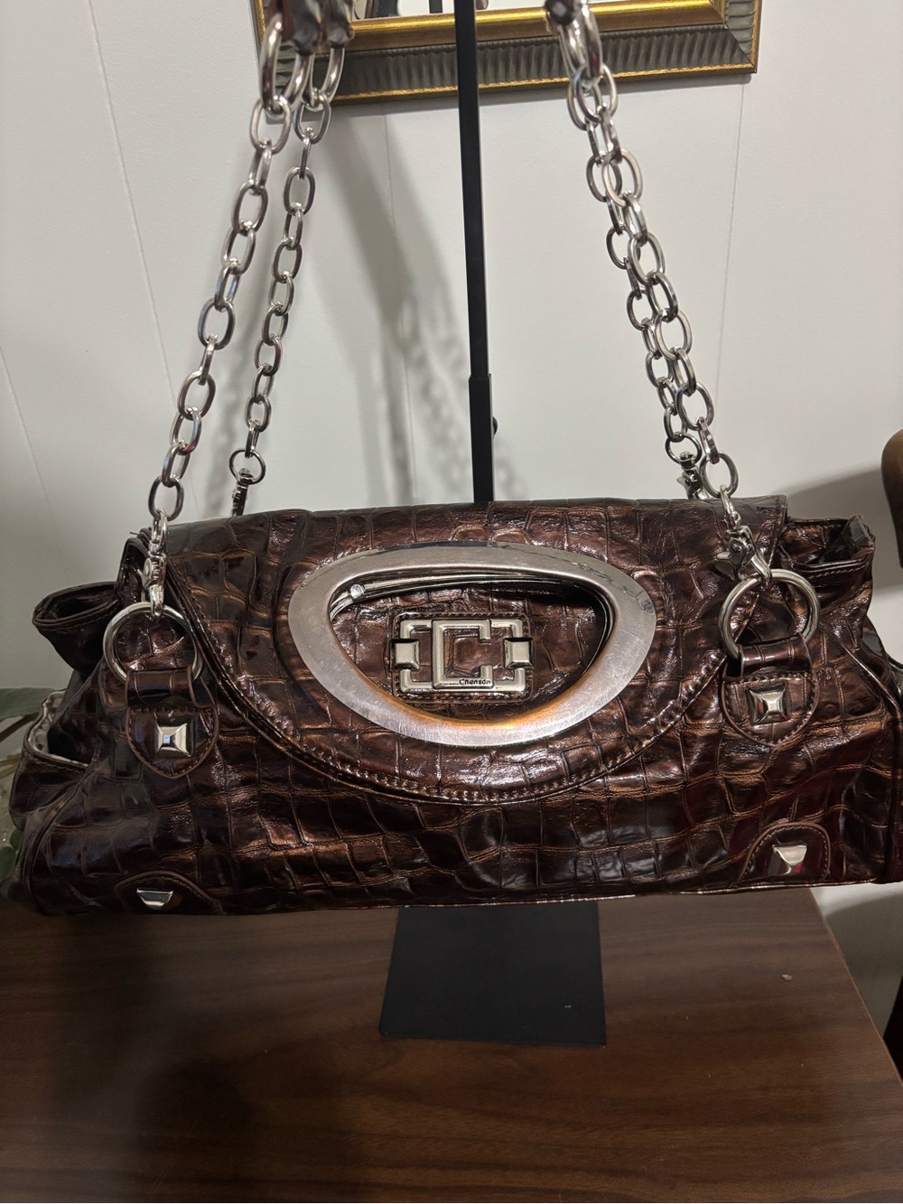 Y2K Croc-Embossed Brown Shoulder Bag with Silver Chain Straps - Picture 2 of 11